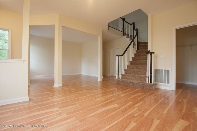 Building Photo - 9 Smock Ct