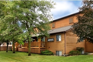 Primary Photo - Parkwood Apartments