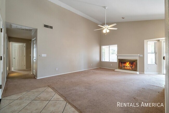 Building Photo - 14221 W Shawnee Trail