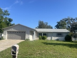 Building Photo - 6143 Alderwood St