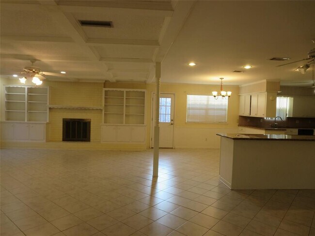 Building Photo - 1006 Walnut Bend Ln