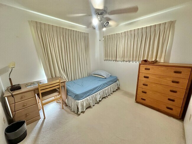 Building Photo - 3 Bedroom / 2 Bath Townhouse in Iao Parkside!