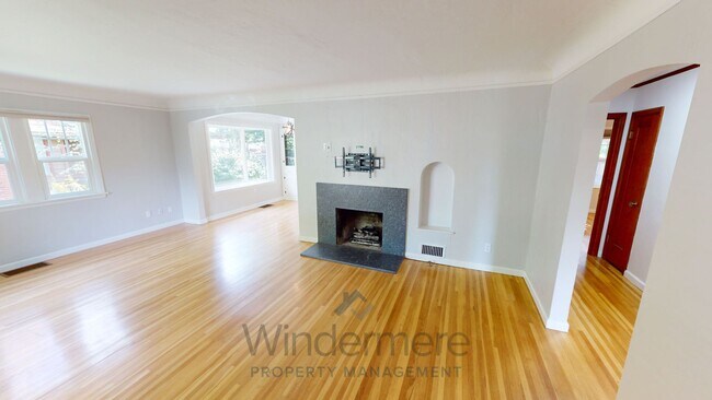 Building Photo - 130 Whitman St