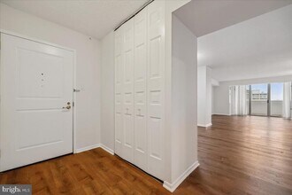 Building Photo - 4601 N Park Ave