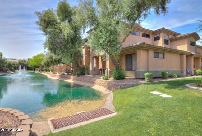 Foto del edificio - 705 W Queen Creek Rd