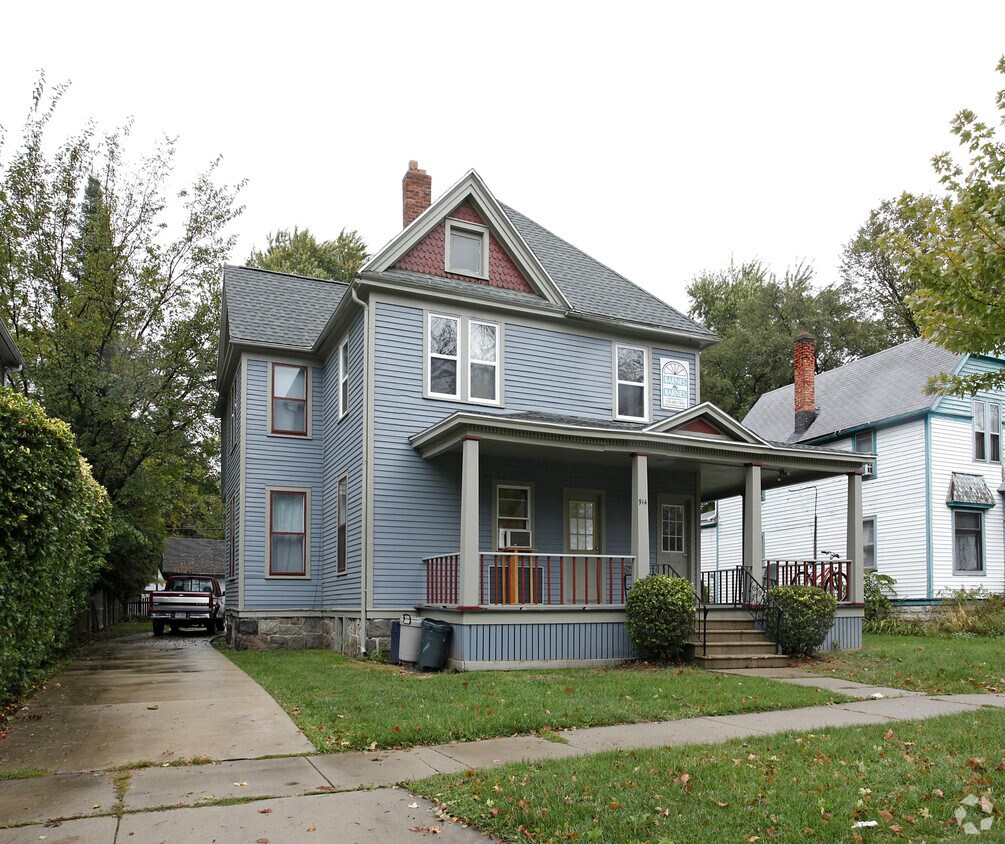 Building Photo - 914 N Congress St