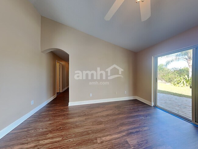 Foto del edificio - 10412 Soaring Eagle Dr
