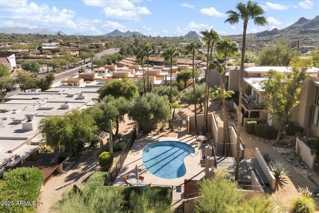 Building Photo - 37300 N Tom Darlington Dr