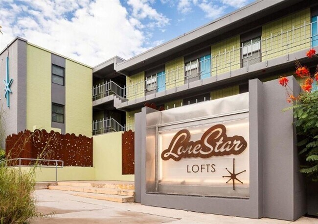 Foto del edificio - 2408 Leon St