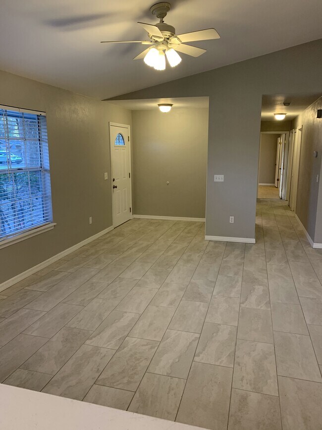 Entry Way - 347 S Orchard St