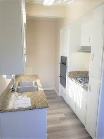 Foto del edificio - 260 N Oak Ave