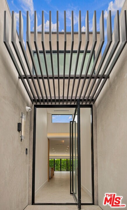 Building Photo - 5126 Lindley Ave