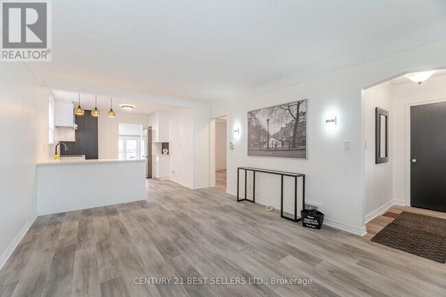 Building Photo - 204 Summerhill Ave