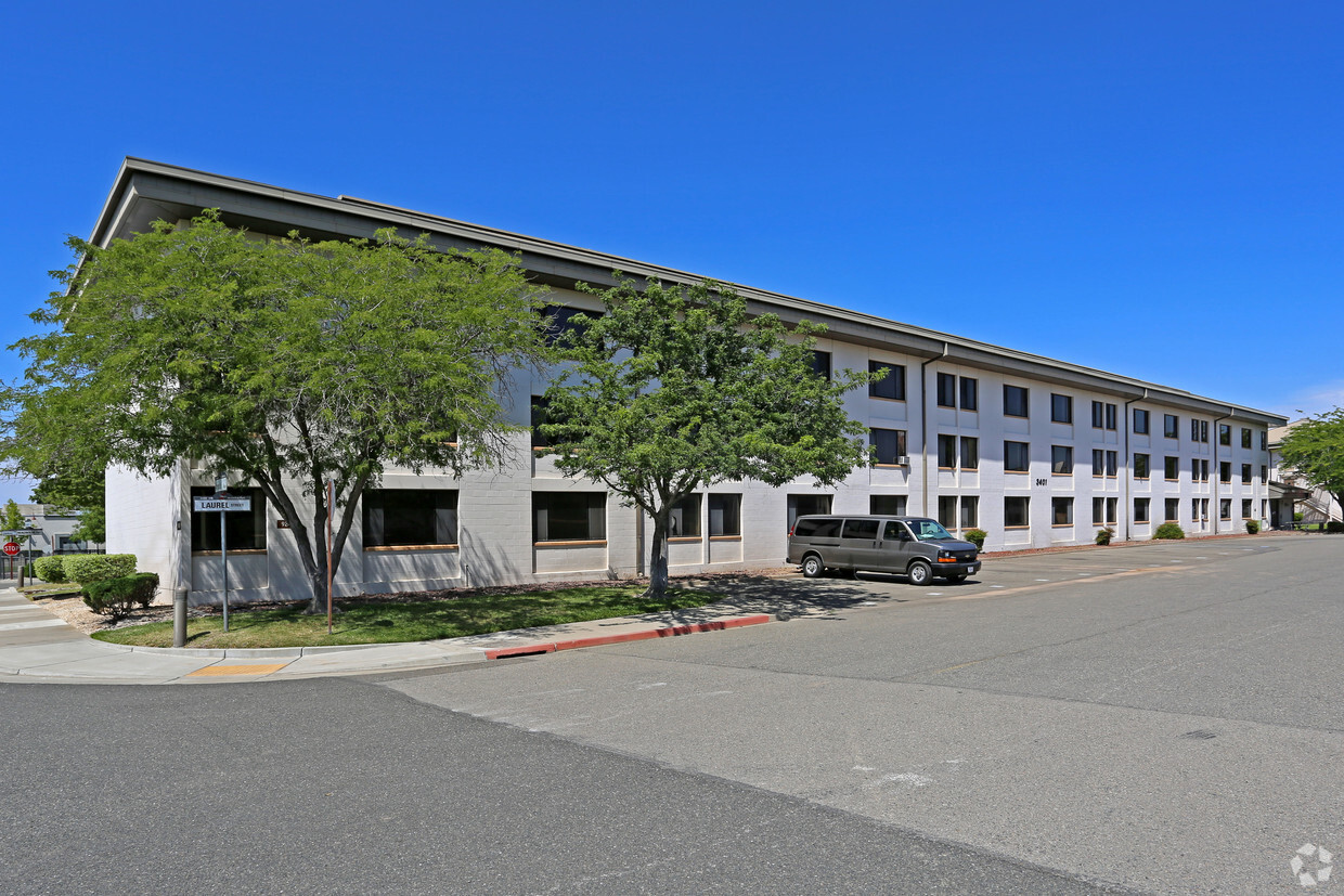 Primary Photo - DeCa West McClellan Commissaries - Bldg 924