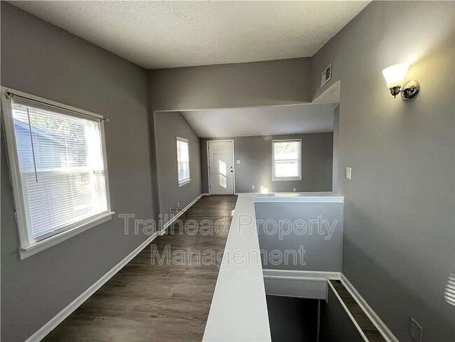 Building Photo - 519 Maier Dr