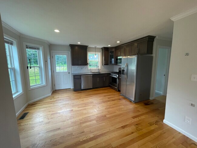 Building Photo - 35 Riley Rd