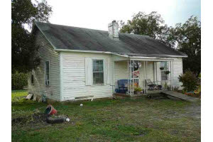 Building Photo - 4806-4826 Hwy 81 S