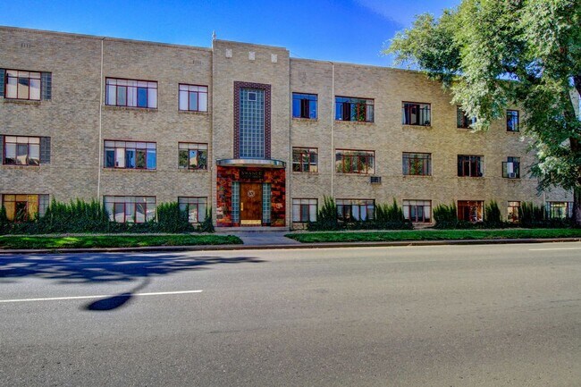 Building Photo - 1000 E 8th Ave