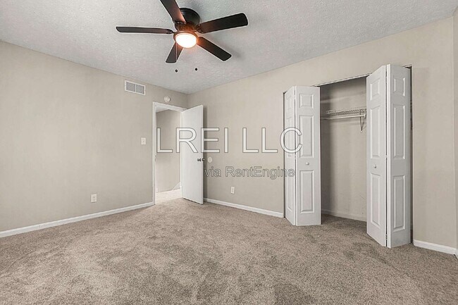 Foto del edificio - 2414 Parkdale Ave