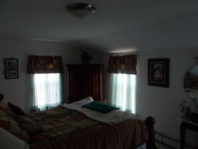 Building Photo - 45 Midland Dr