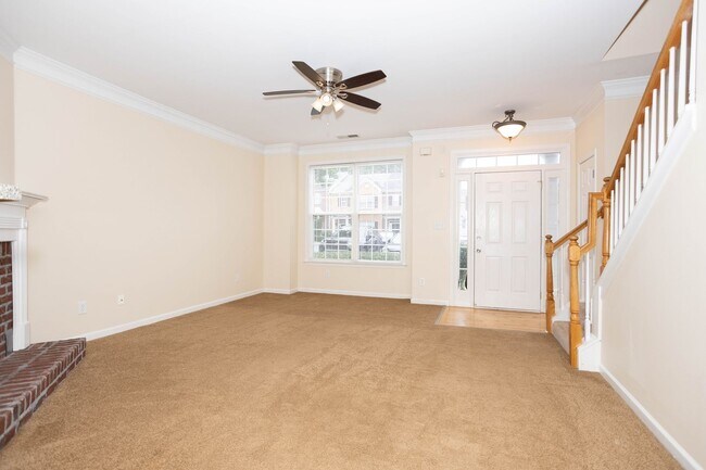 Foto del edificio - Price Drop Alert!  Beautiful Townhome in K...