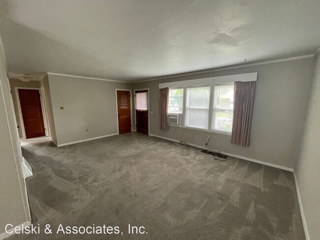 Building Photo - 2 br, 1 bath House - 222 Jadwin Ave.