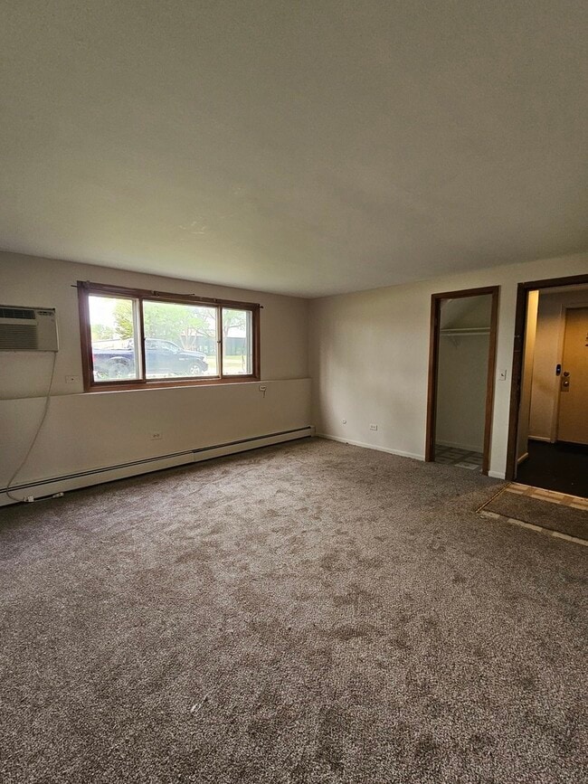 Building Photo - 1335 Abbott Dr