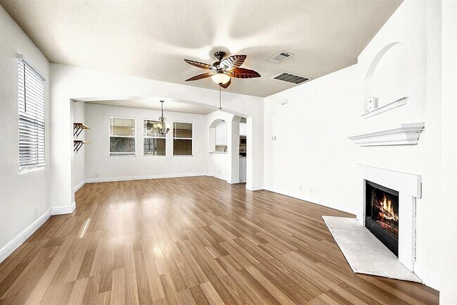 Building Photo - 9011 Magna Carta Loop