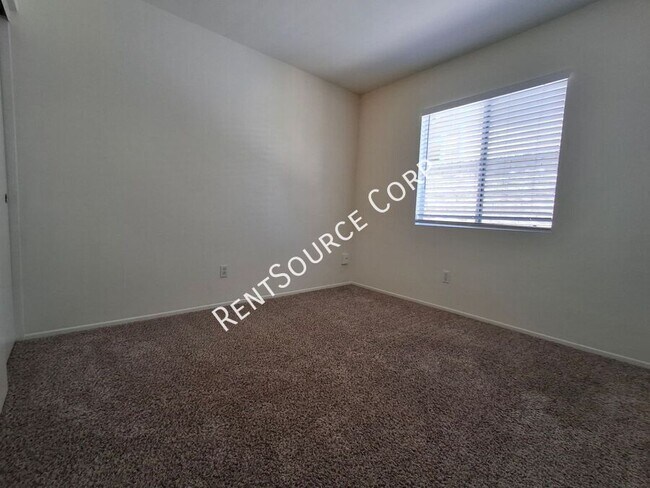 Building Photo - 30420 Yosemite Dr