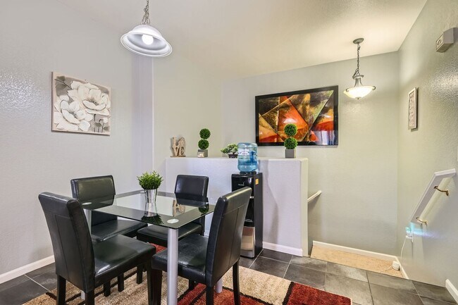 Building Photo - 2 Bedroom Townhome With 1 Car Garage Convenient To Nellis AFB and VA Hospital