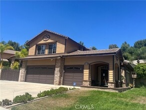 Building Photo - 2300 Meadow View Ln