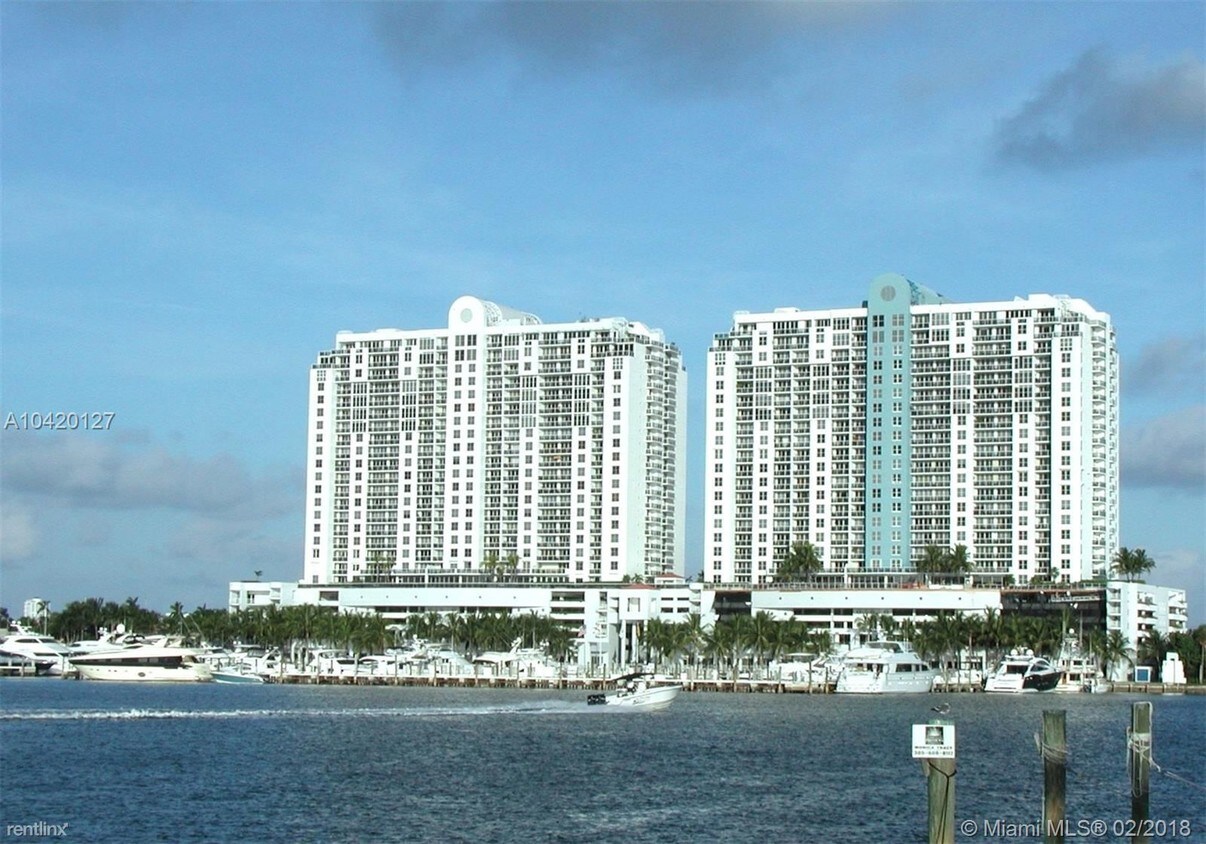 Primary Photo - 1900 Sunset Harbour Dr