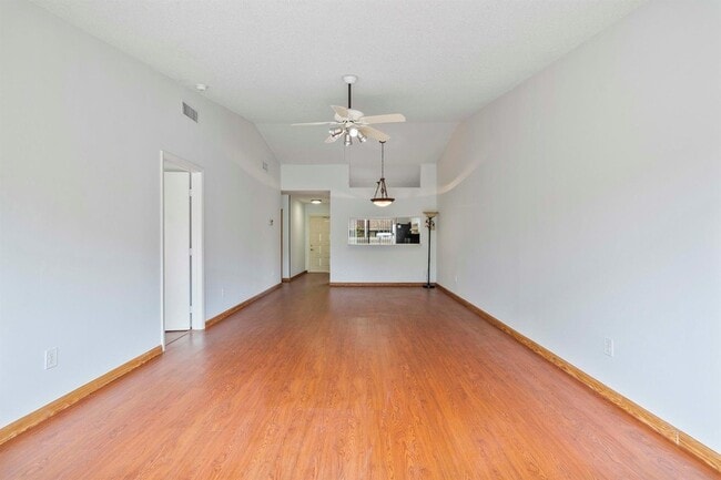 Foto del edificio - 10240 Boca Bend W