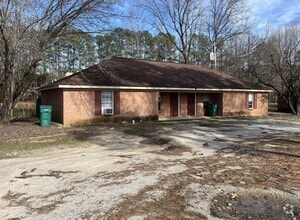Building Photo - 122 Traceview Ln