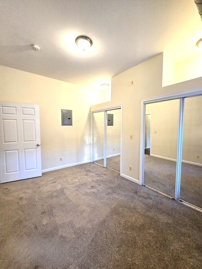 Foto del edificio - 401 S Eden St