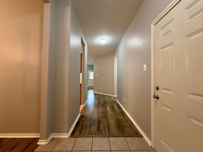 Foto del edificio - 6733 Hidden Colony Ln