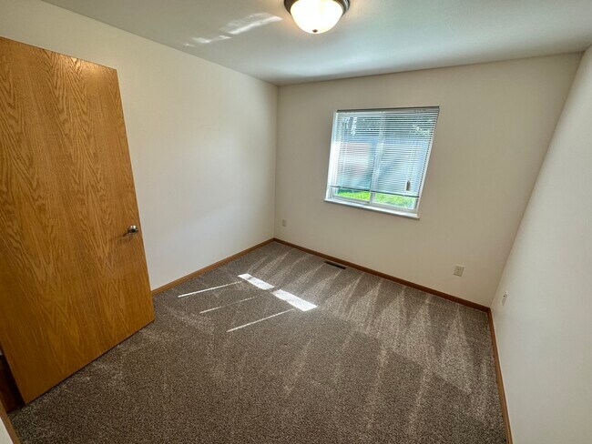 Building Photo - 125 Sater St