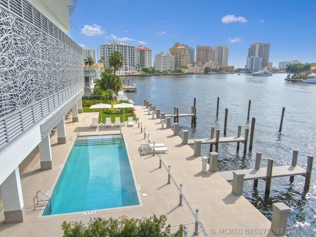 Foto del edificio - 435 Bayshore Dr