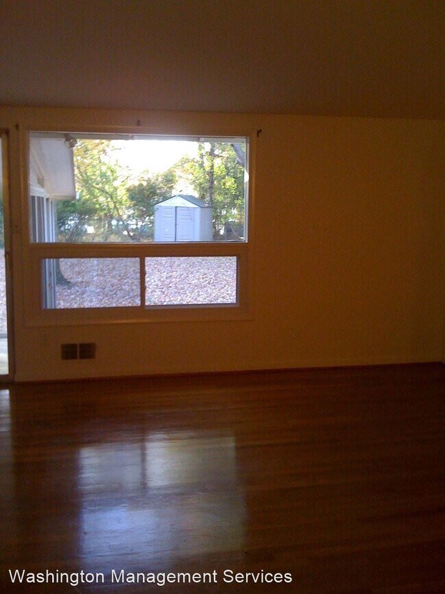 Building Photo - 3 br, 3 bath House - 11602 LeBaron Terrace