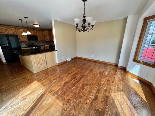 Building Photo - 3 bed, 3 bath Home in Poudre Overlook Neig...