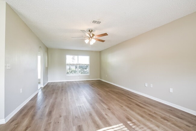 Building Photo - 1097 Amanda Kay Cir