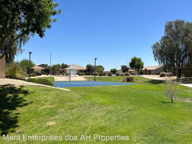 Foto del edificio - 4 br, 2.5 bath House - 12186 N 153RD AVE