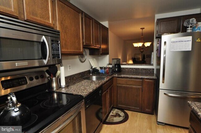 Foto del edificio - 2192 Whisperwood Glen Ln