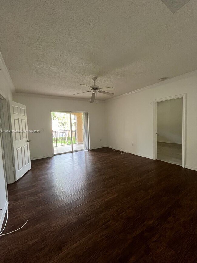 Foto del edificio - 215 SW 117th Terrace