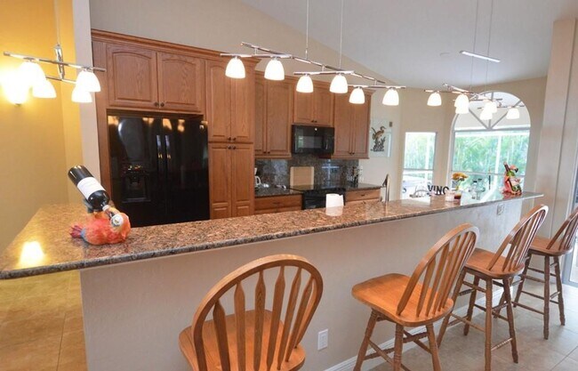 Building Photo - Available for Summer 2022 - Stunning Berks...