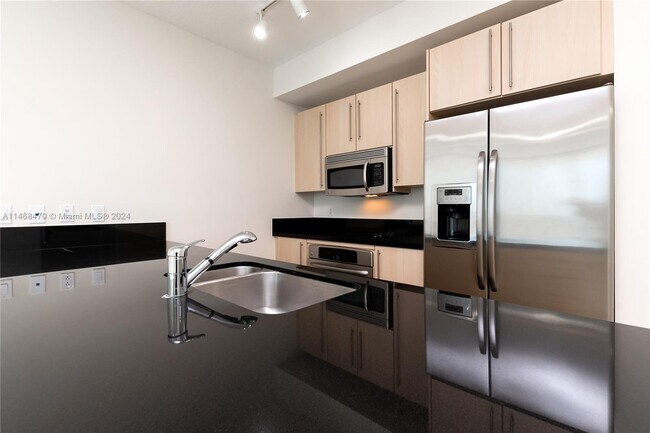 Foto del edificio - 79 SW 12th St