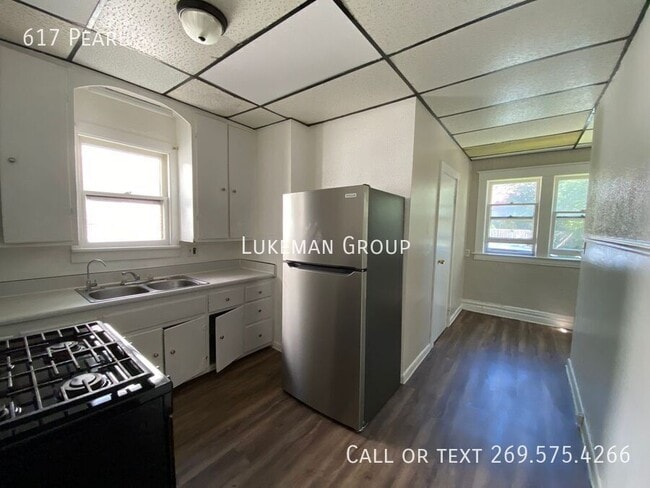 Building Photo - 617 Pearl-