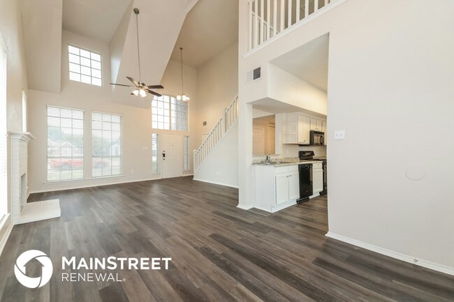 Building Photo - 204 Parkway Ct
