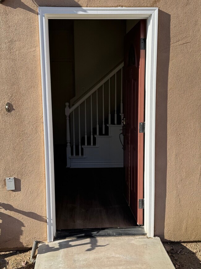 Entrada al condominio - 3613 Nye Ave