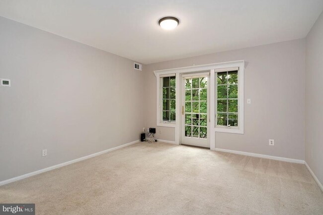 Building Photo - 5907 Kingsford Rd